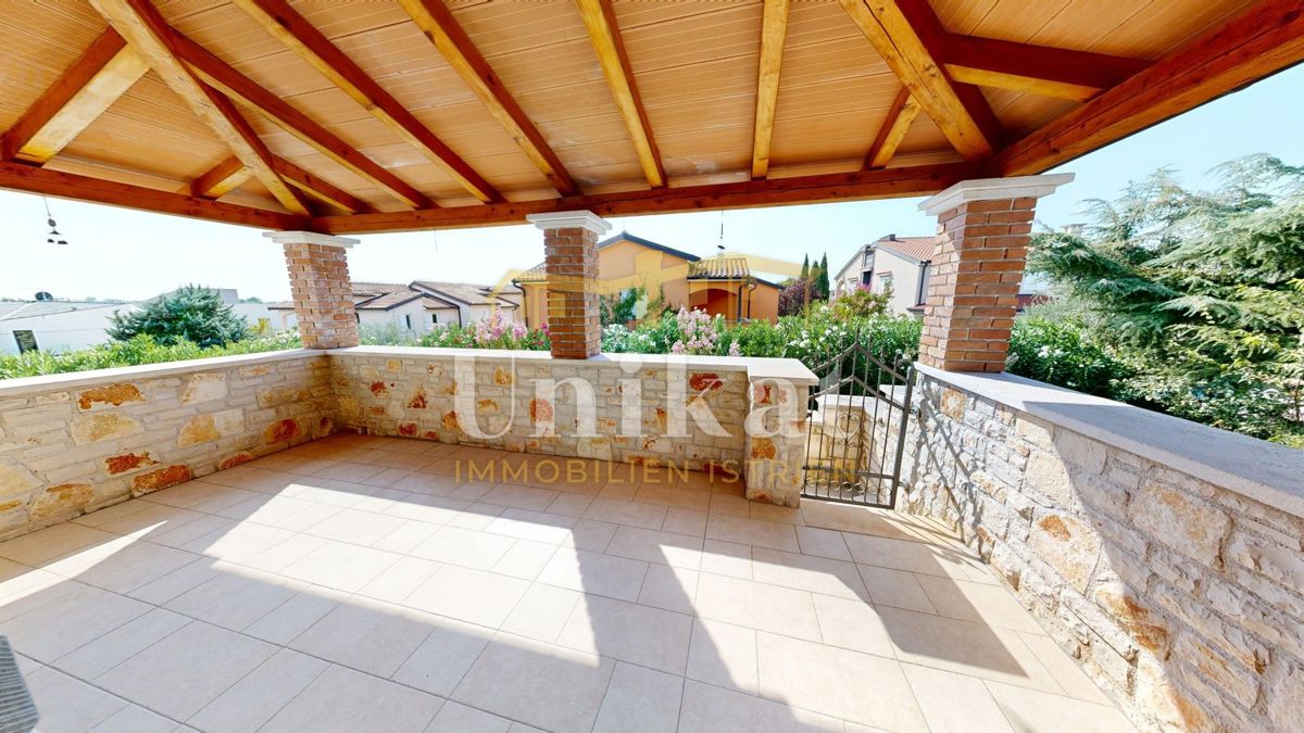 Dvojna kuća con piscina in stile istriano